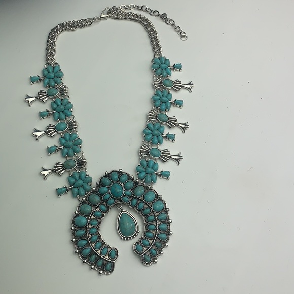 🔥 RESTOCKED! 🔥 Vintage Style Squash Blossom Statement Necklace - Picture 11 of 14